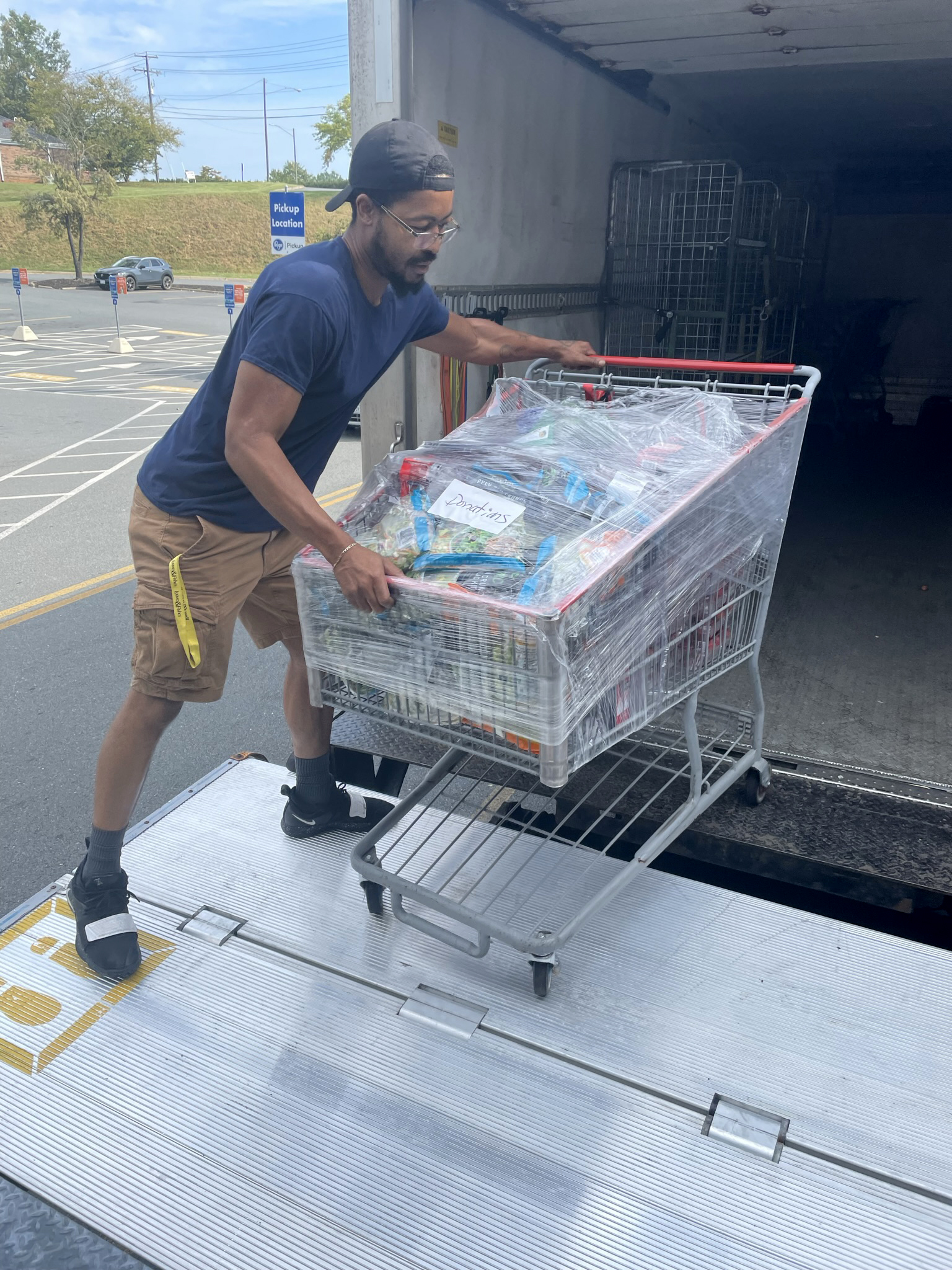 L&F volunteer full cart on truck L&F volunteer full cart on truck