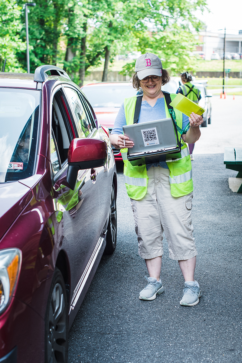 Volunteer at car Volunteer at car