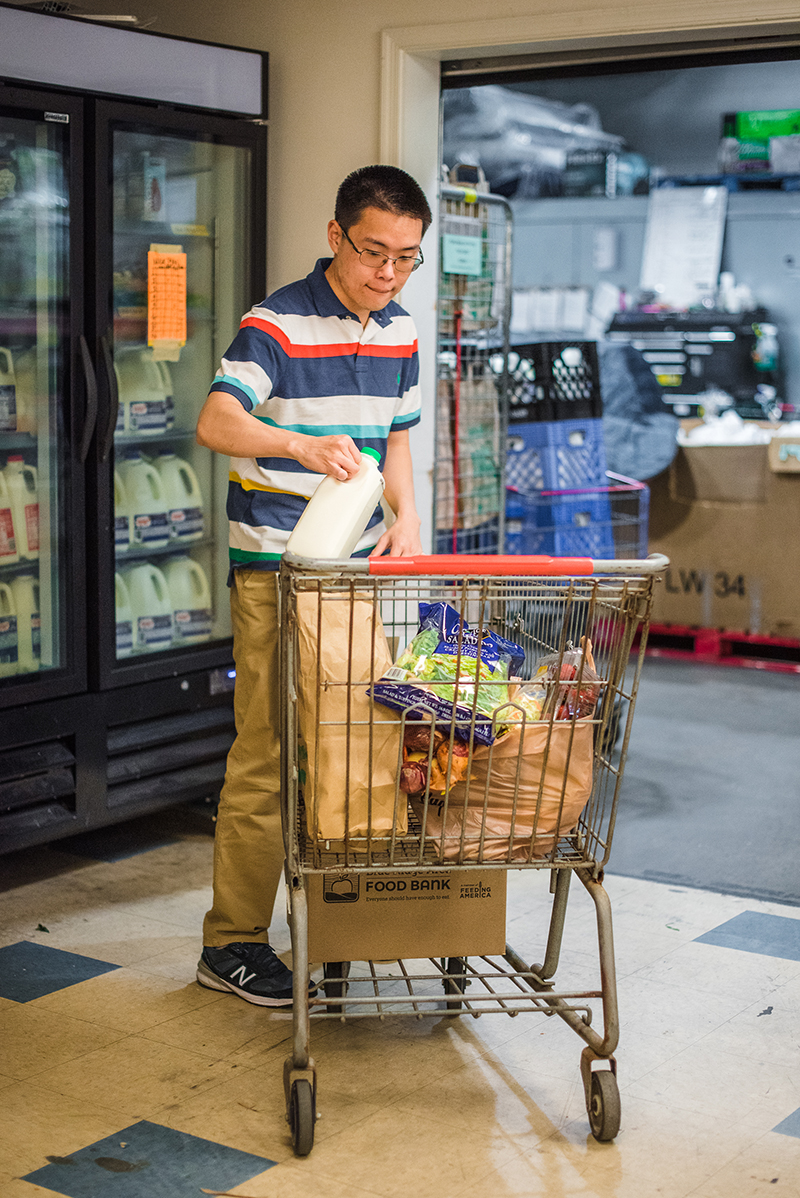 volunteer loading cart volunteer loading cart